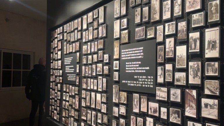 CjUKMVNuYXBjaGF0LzEzLjY2LjEuMCAoaVBob25lMTUsNDsgaU9TIDI2LjAuMTsgZ3ppcCkgAg==